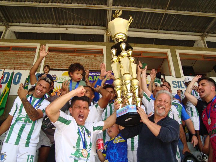 ENTREGA TROFEU CAMPEAO