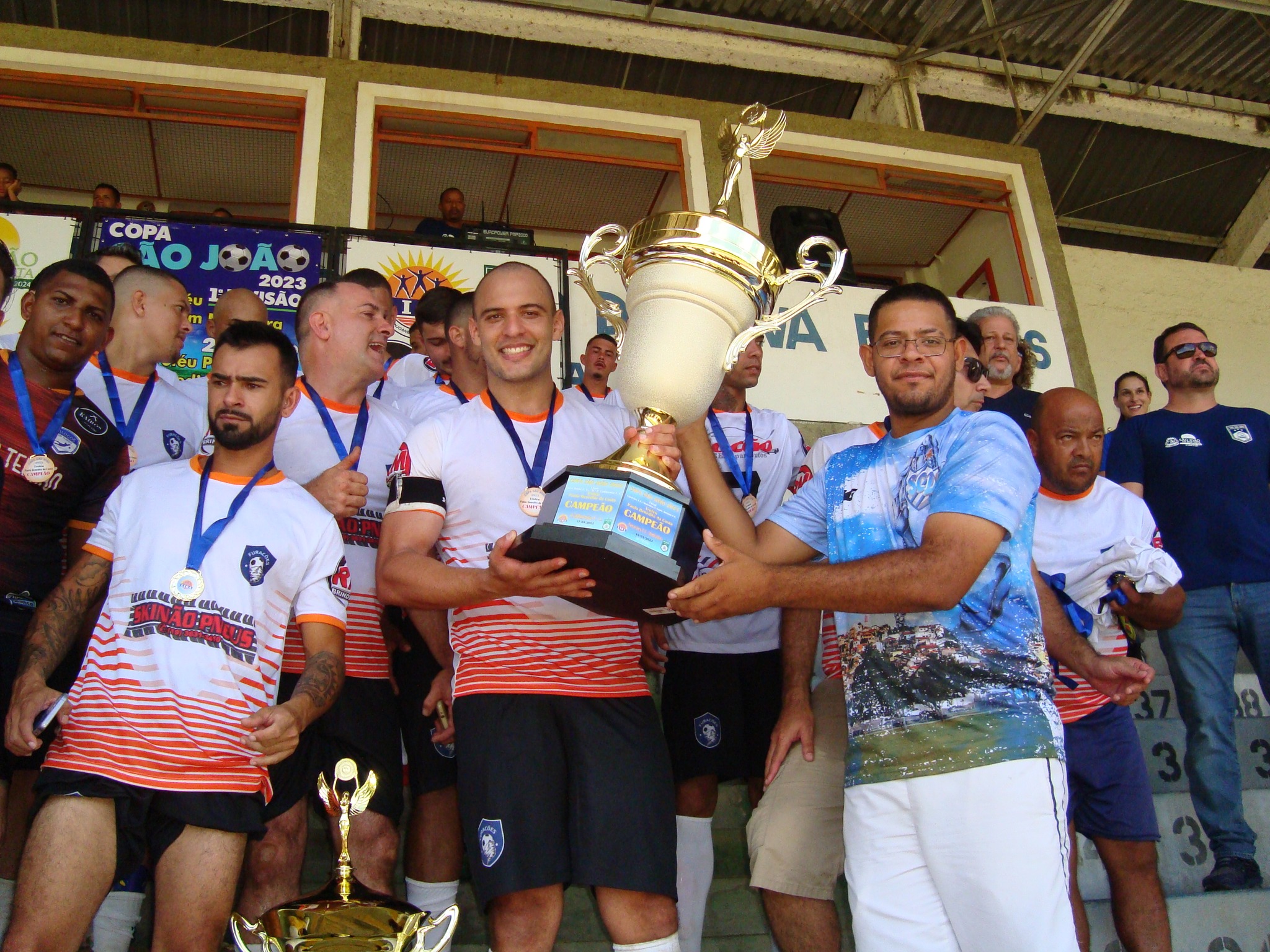 PREMIAÇÃO TROFÉU TRANSITÓRIO EQUIPE FURACÕES FC