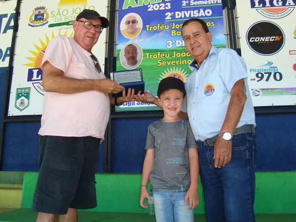 JOSE CARLOS BARBOSA HOMENAGEADO SEGUNDA DIVISAO